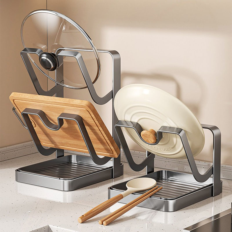 Kitchen Baking Pan Organizer - ที่วางฝาหม้อเหล็กคาร์บอนสำหรับงานหนักแบบตั้งโต๊ะ ชั้นวางอุปกรณ์ครัวแบบหลายช่องสำหรับวางเขียง ตะหลิว ฝาหม้อ พร้อมถาดรองน้ำ
