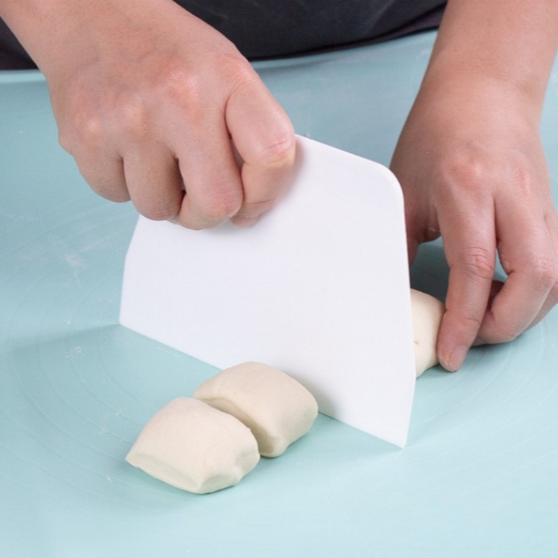 Dough Scraper Curved - ไม้พายครีมโค้ง 1 ชิ้น อุปกรณ์ตัดขนม DIY ที่ขูดแป้งฟองดองต์