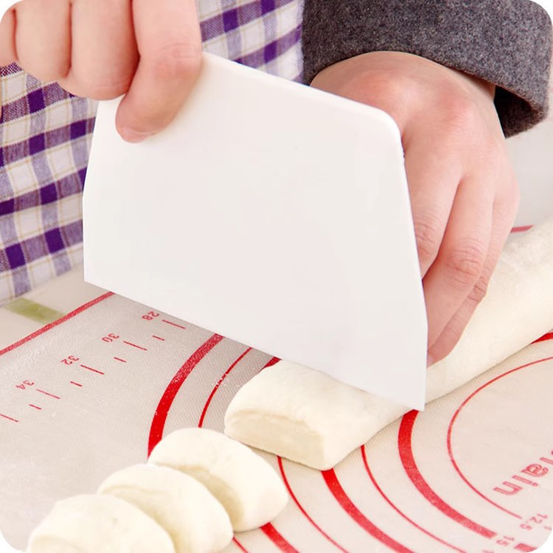 Dough Scraper Curved - ที่ตัดขนมอบฟองดองท์ที่ตัดเค้กอุปกรณ์ในครัว1ชิ้นไม้พายทาครีมโค้งมีประโยชน์